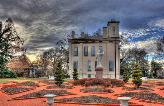 The Tower Grove house in Missouri Botanical Gardens, one of the great places to visit in St. Louis 
