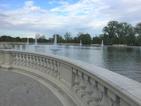 Fountains at Forest Park, a great place to visit in St. Louis.